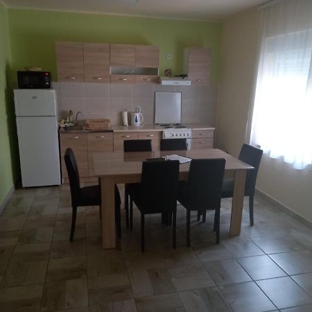 Apartman Fiva Apartment Pacir ภายนอก รูปภาพ