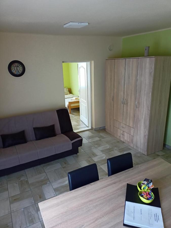 Apartman Fiva Apartment Pacir ภายนอก รูปภาพ